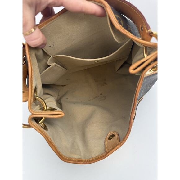 Louis Vuitton Galliera Handbag Monogram Canvas PM Bag - Picture 9 of 10